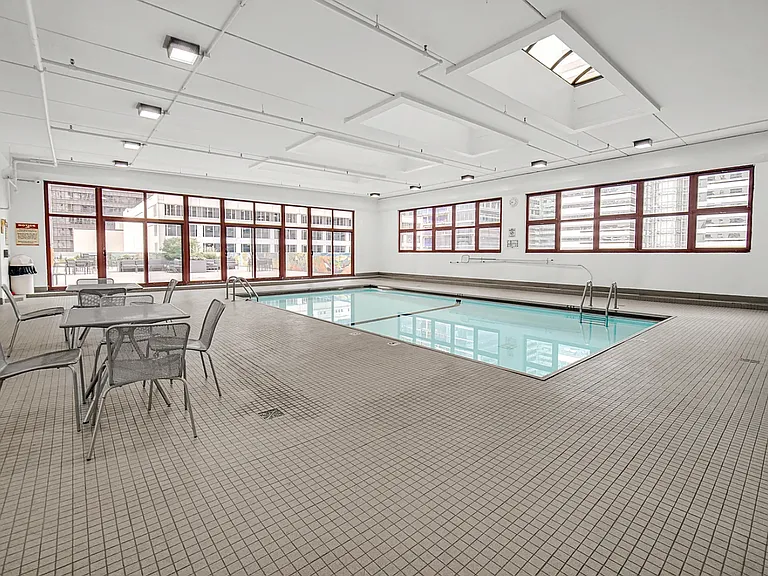200 N Dearborn St #3407 — Photo 32