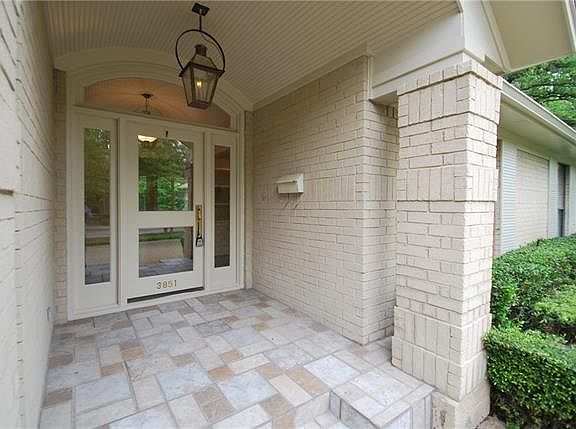 3rd image of 3851 N Versailles Ave