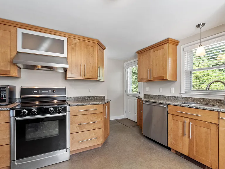 68 Oak Hill Rd — Photo 14
