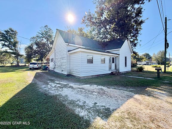 3rd image of 524 Margaret St