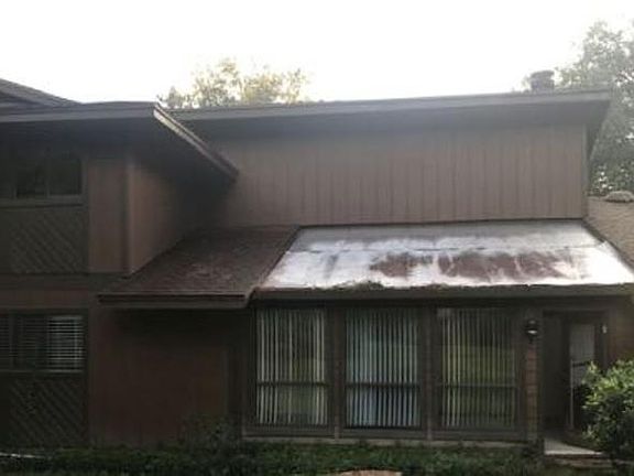 2nd image of 1616 NW 19th Cir