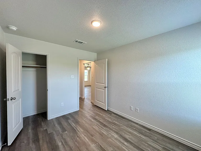 226B Dolphin Dr — Photo 15