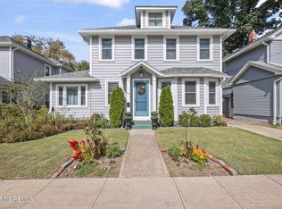 50 Waverly Pl, Red Bank, NJ 07701