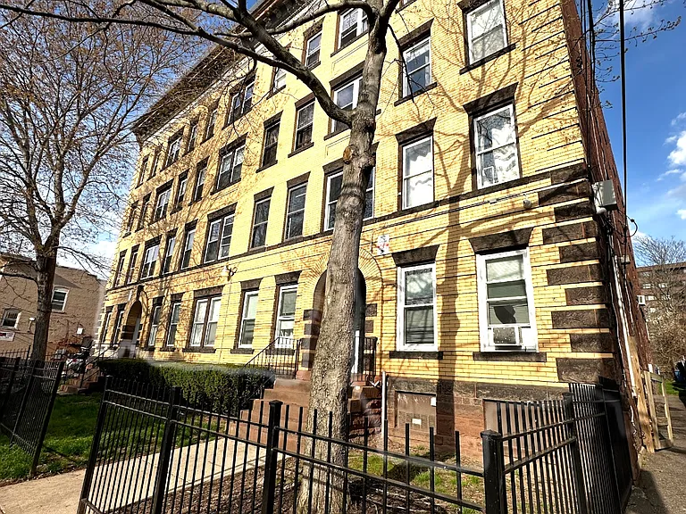 260 Lawrence St #2 — Photo 25
