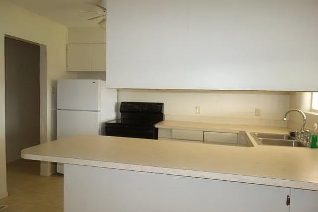 3 bed, 2.0 bath, 1390 sqft, $1,800 — Photo 4
