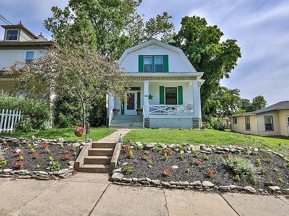 2nd image of 3152 Mozart Ave