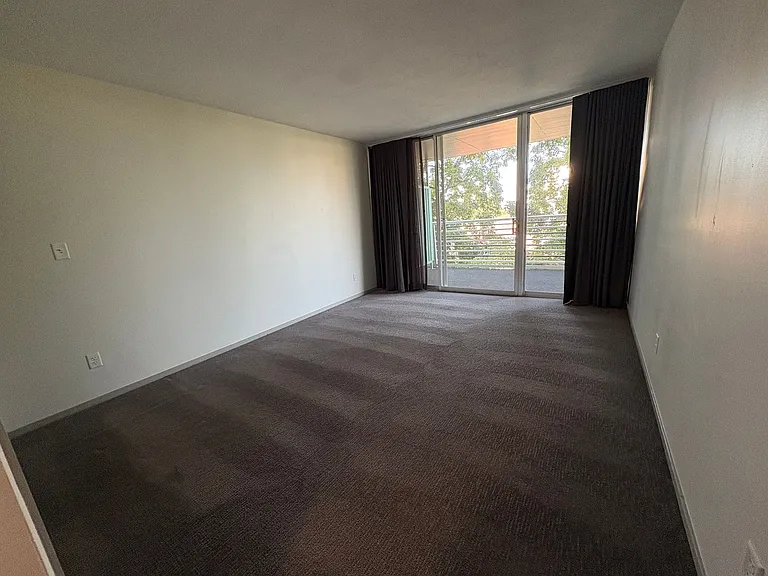 Sky Park Apartments — Photo 75