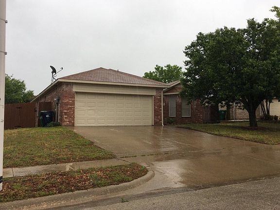 3rd image of 3949 Parkhaven Dr