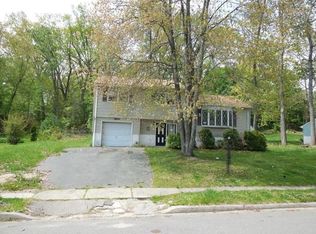 15 Joyce Ln, Wayne, NJ 07470