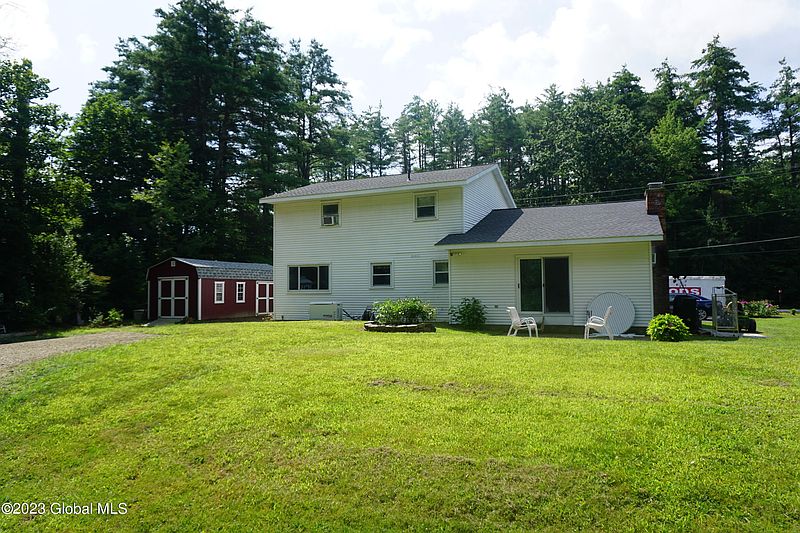 3rd image of 34 Forest Road