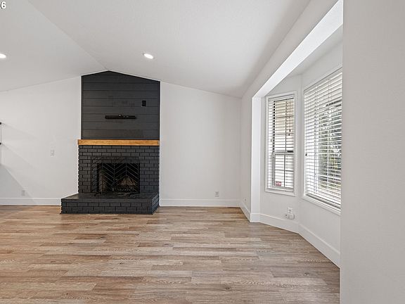 5th image of 3380 Honeywood St