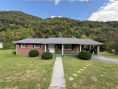 833 Greenville Rd, Man, WV, 25635