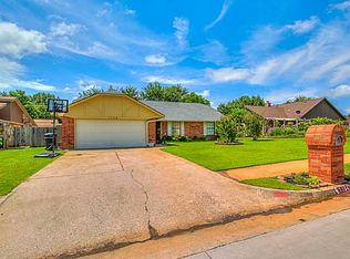 1104 NE 21st Ct, Moore, OK 73160