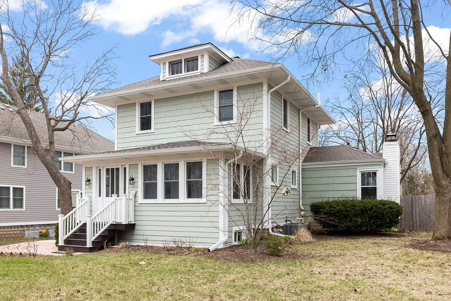5409 Webster St photo 1