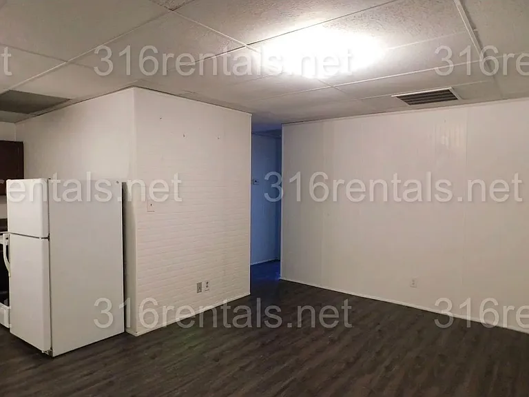 Skelly Building Apartments — Photo 1