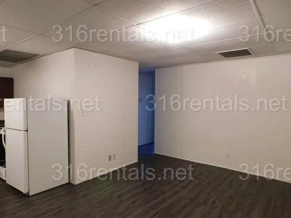 Skelly Building Apartments, 300 S Main St APT 23, El Dorado, KS 67042