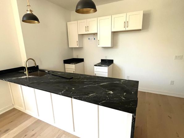 36 Narberth Ave N #204