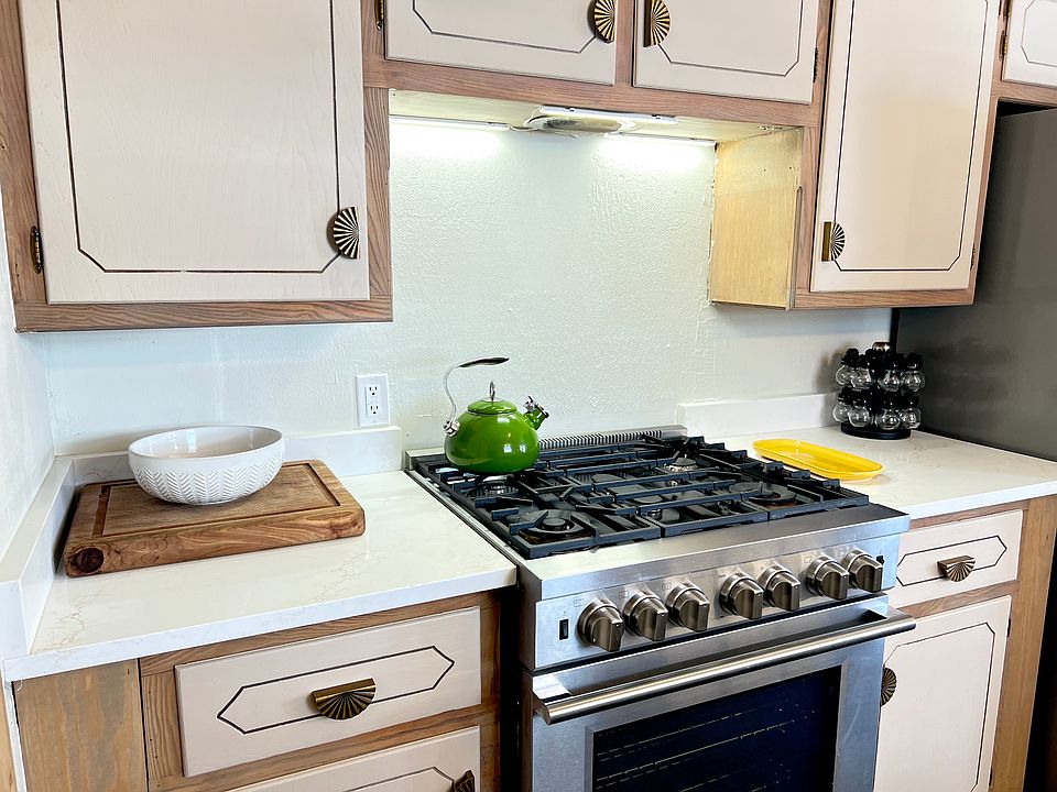 1st image of 1529 E Hanson Cir