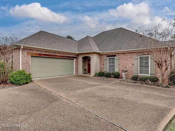 2nd image of 607 Willow Court Cir