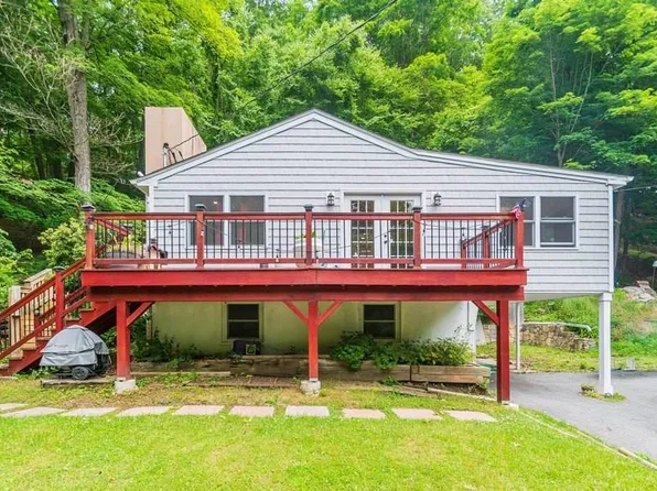 4 Old Brimstone Road, Carmel, NY 10512