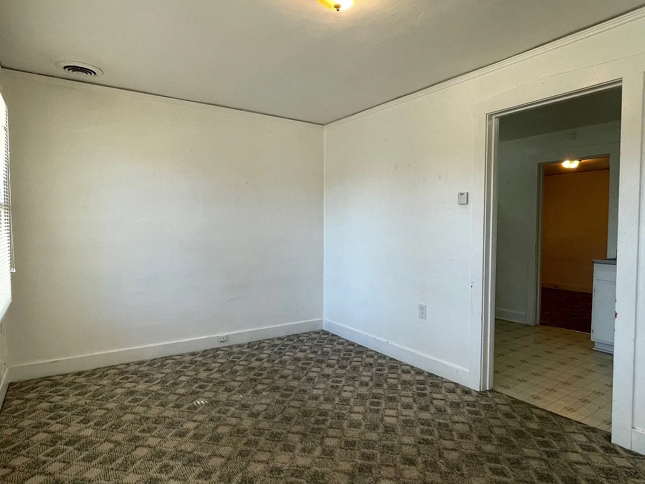 709 Grace Avenue - 711 — Photo 2