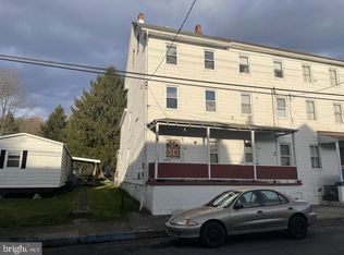 94 Washington St, Middleport, PA 17953