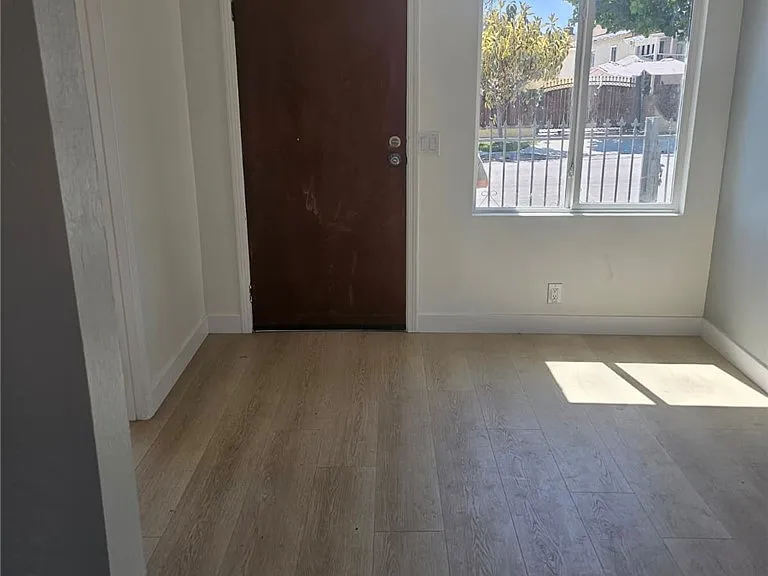 162 N Alma Ave E — Photo 3