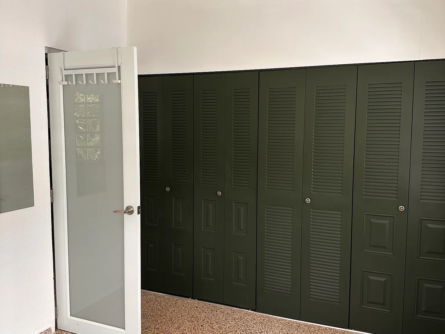 3 bed, 985 sqft, $1,200 — Photo 3