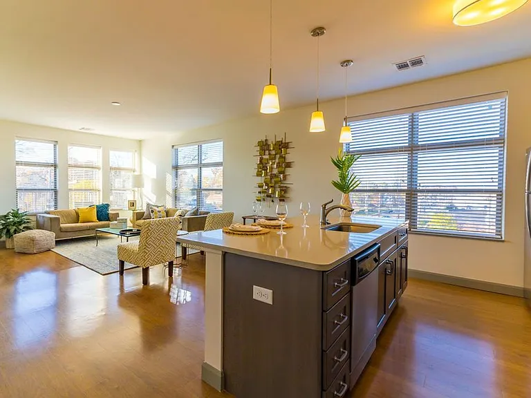 The Deco Apartments — Photo 42
