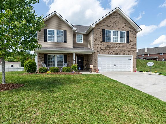3rd image of 1821 Golden Oak Ln