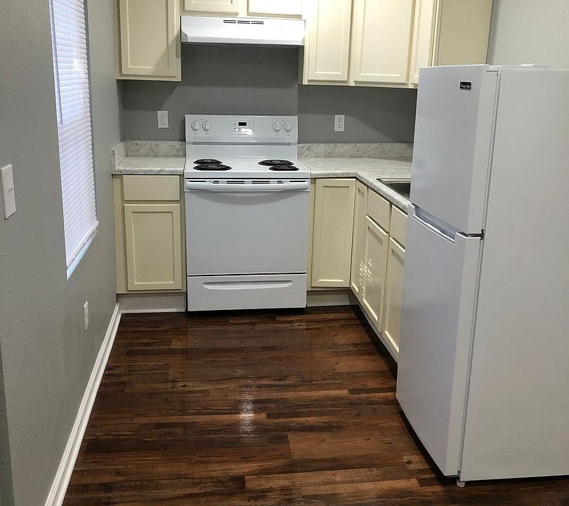 1st image of 2402 Savannah St #A