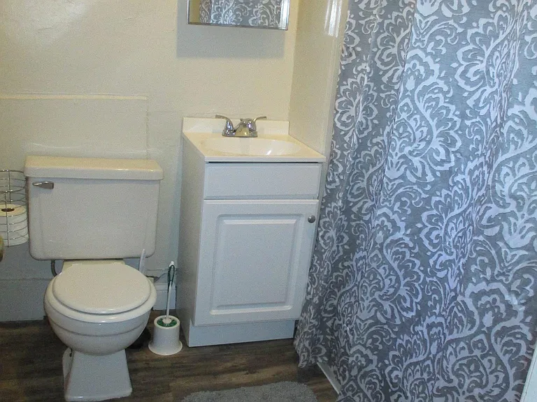 1015 Vine St — Photo 5