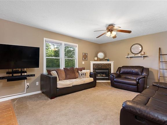 5th image of 4551 Howard Dr