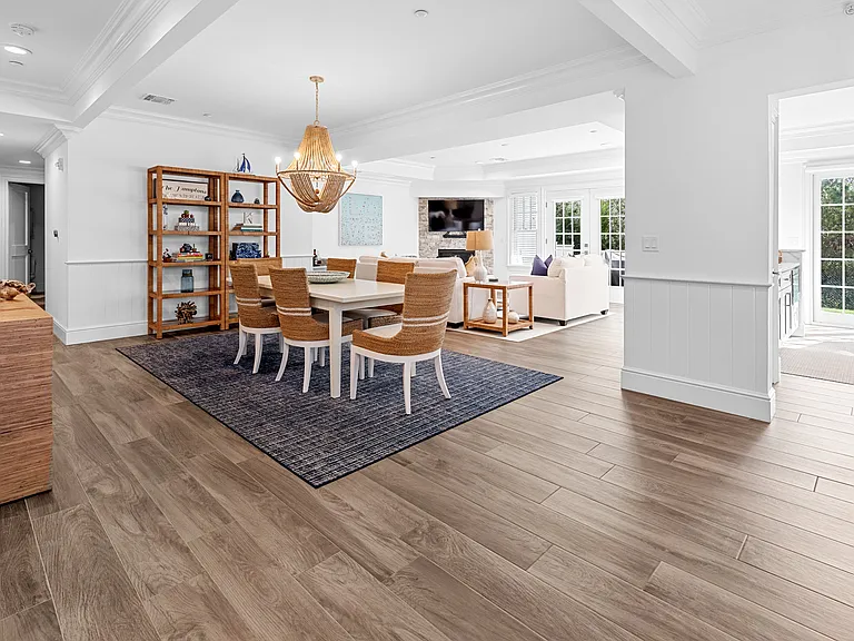 20 Village Green Dr — Photo 2