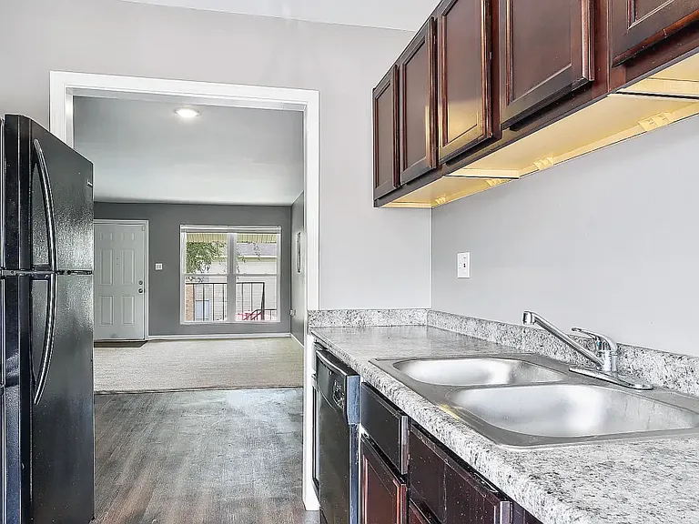 Scarlet Oak Village — Photo 1