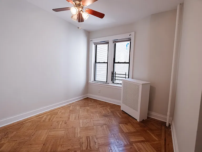 76 Romaine Ave #4 — Photo 13