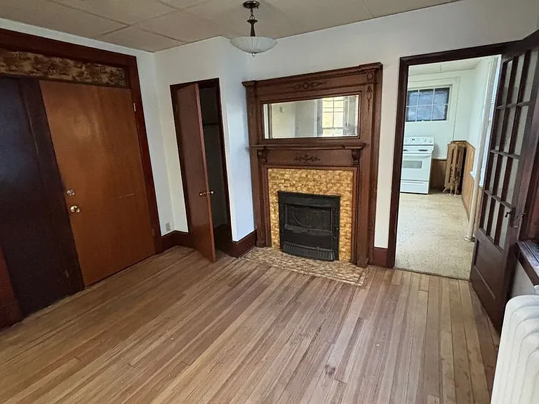 389 Maple Street — Photo 1