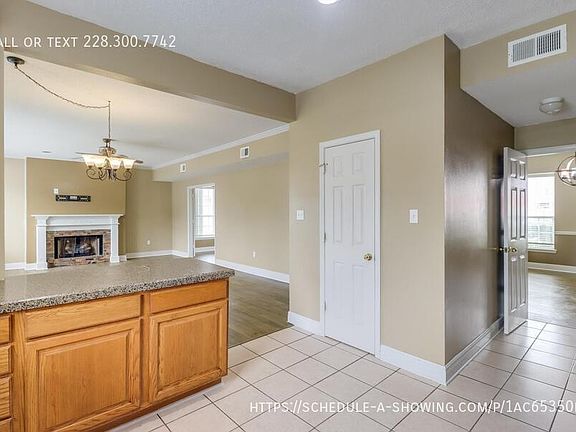 4th image of 2073 Stone Bridge Dr