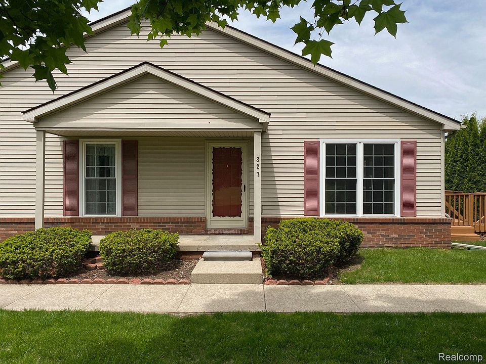 1st image of 827 Oakwood Dr