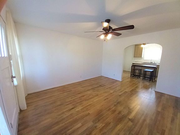 2nd image of 1108 W Overbrook Ave