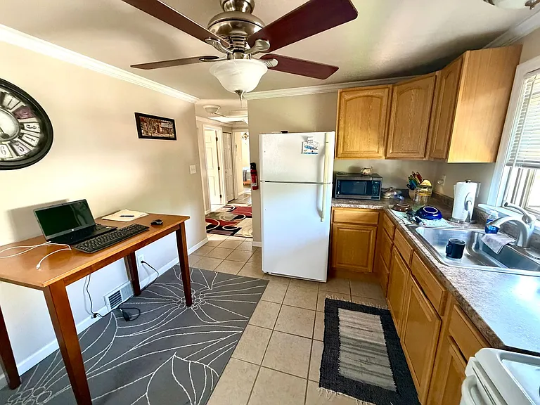 7408 Yale Ave — Photo 2