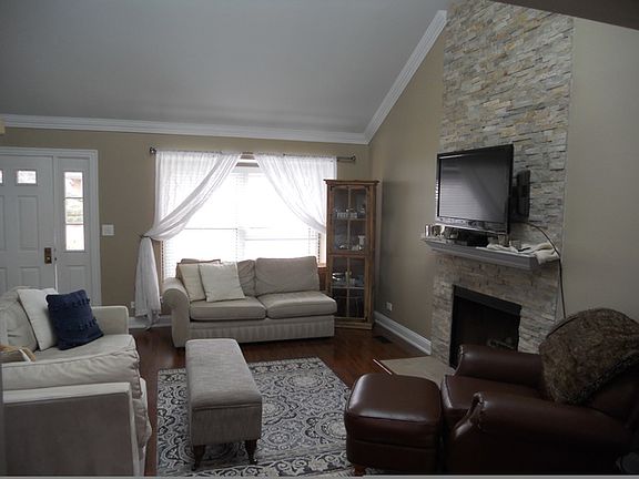 3rd image of 1775 Ennis Ln #B