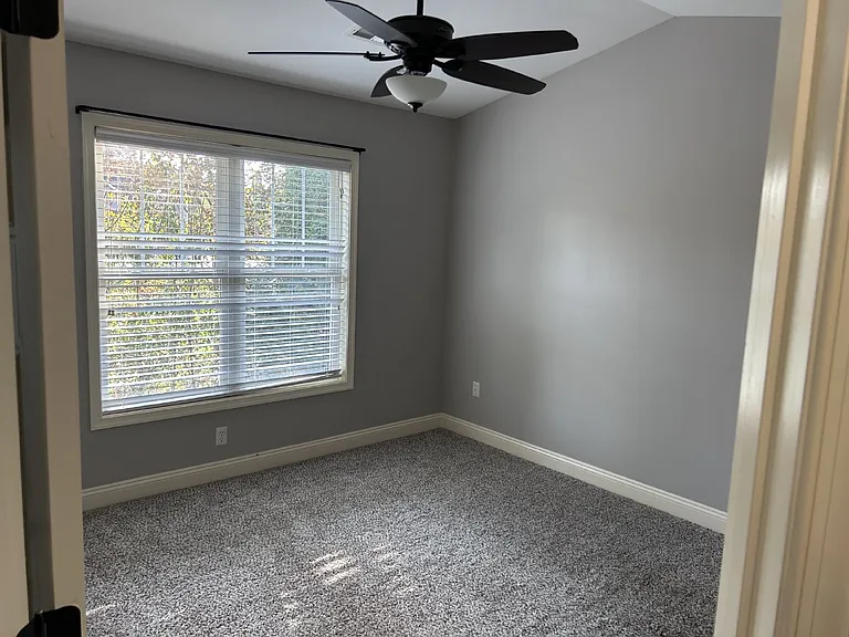 1040 Commonwealth Cir — Photo 20