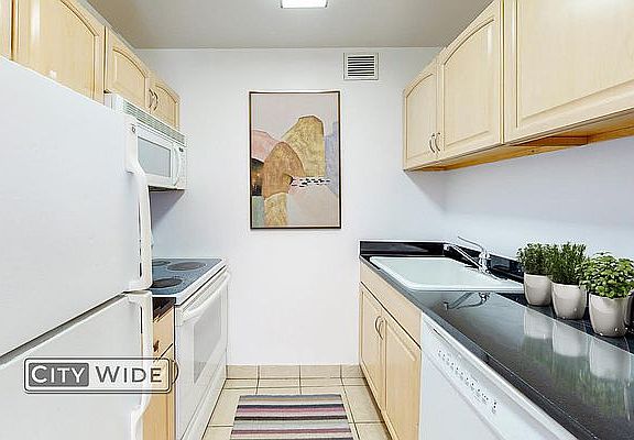 3rd image of 340 E 29th St APT 12F