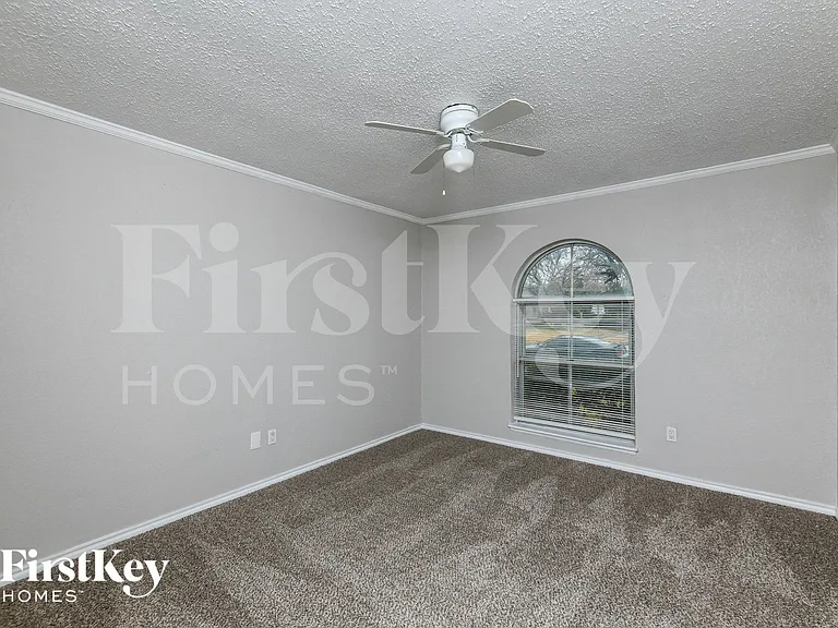 3630 Williamsburg Dr — Photo 12