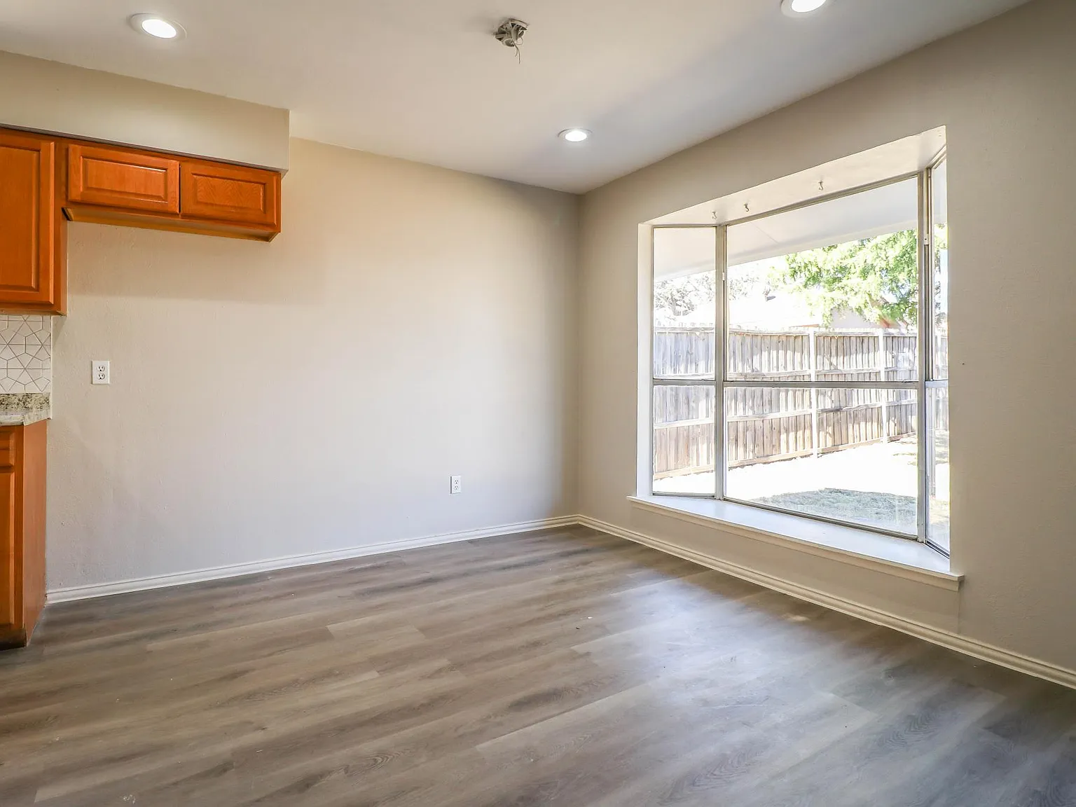 3 bed, 1631 sqft, $2,100 — Photo 4