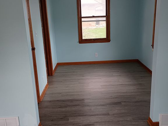 3rd image of 952 W Mary St #952