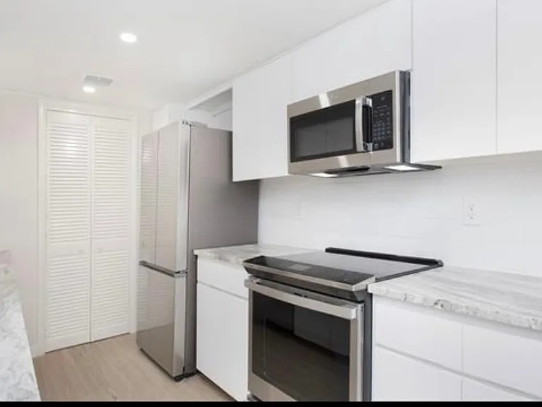 Newly renovated and fully equipped kitchen