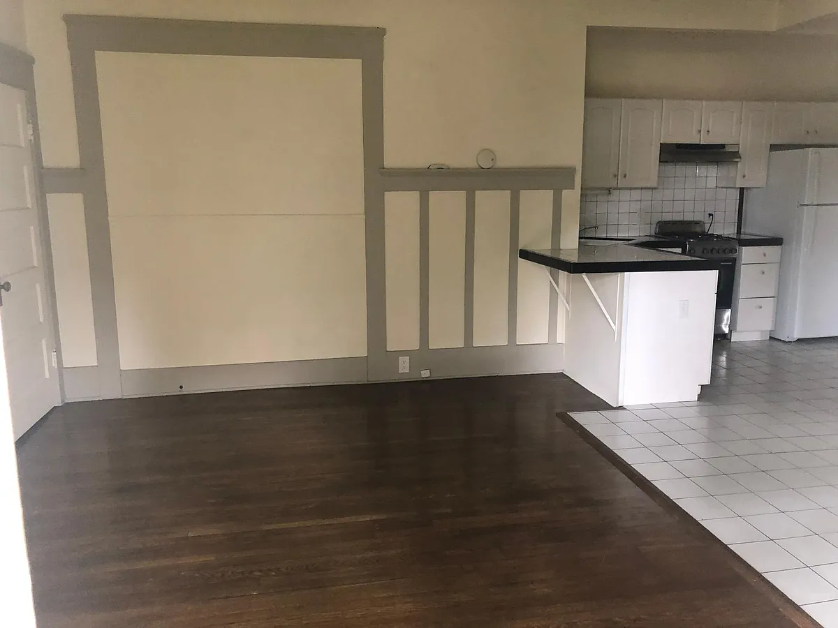 Building Photo - 2430 B St #1