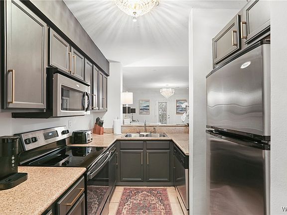 5th image of 3218 Veterans Memorial Pkwy APT 3310